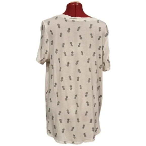 Zoe + Liv, Size XL, Off-White Tee w/Silver Pineapples Print - Picture 8 of 11